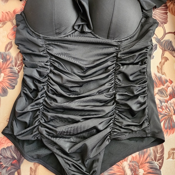 Torrid size 0 ruffle off shoulder swimsuit - Picture 10 of 12